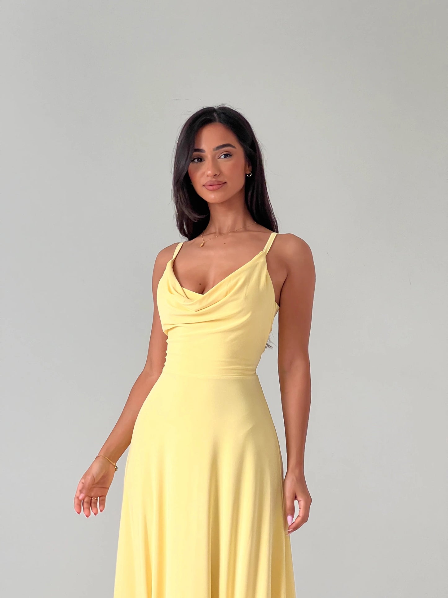 Reversibel 2-i-1 kjole, eleganse og komfort garantert